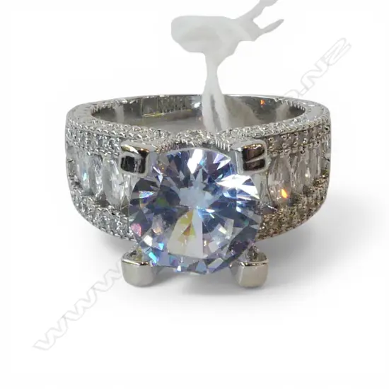 LRG FAUX DIAMOND CZ RING SIZE R
