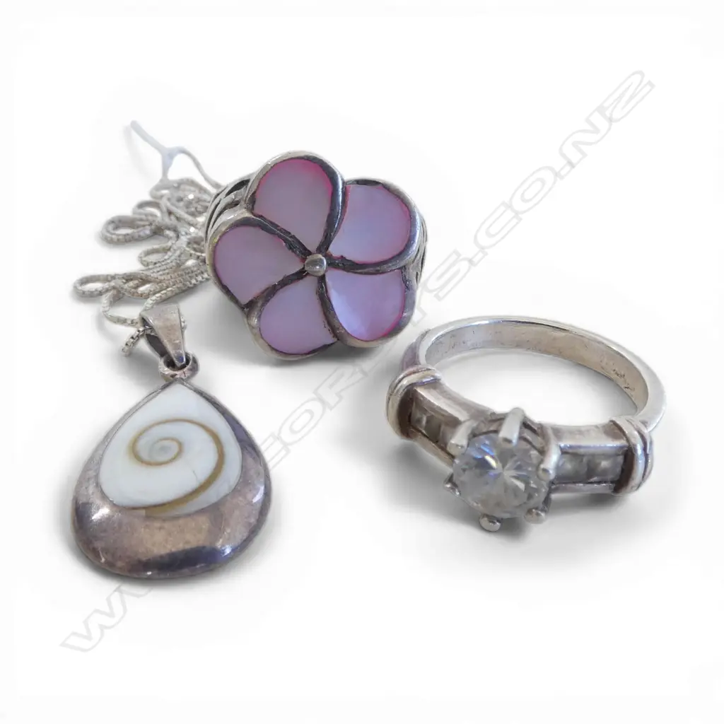 2 STG SILVER RINGS + STG SILVER PENDANT NECKLACE 17.93gms SIZE Q & R Image 1++