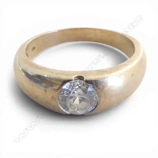 9ct GOLD & CZ RING 4gms SIZE S