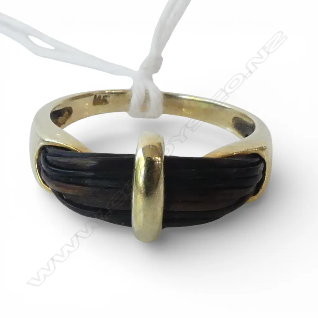 14ct GOLD & ELEPHANT HAIR RING 2.9gms Image 1++