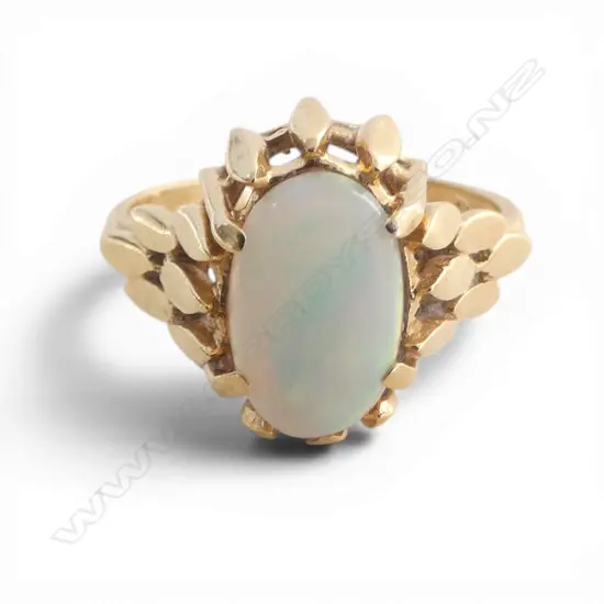 18ct GOLD & OPAL RING 3.6gms SIZE L