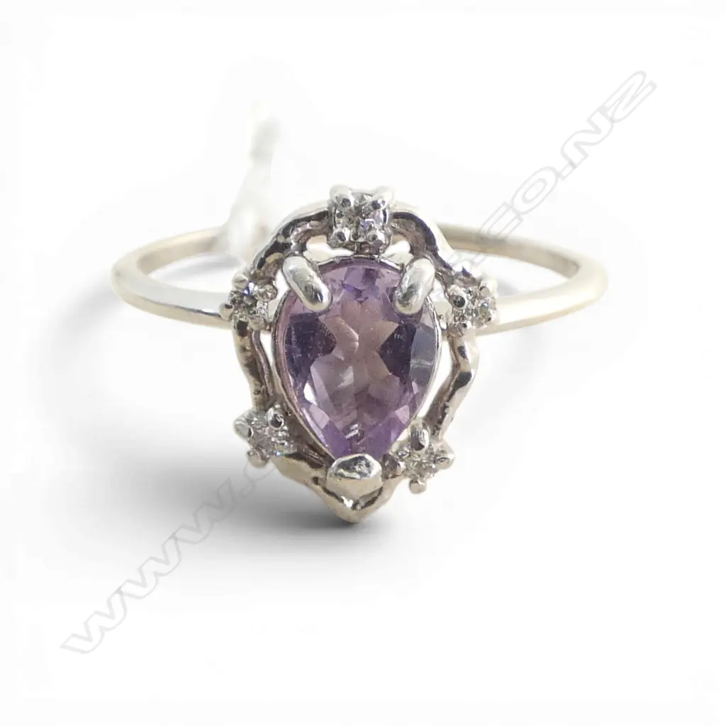 **RTV** 10ct WHITE GOLD AMETHYST & DIAMOND RING, 1.8gm SIZE N Image 1++