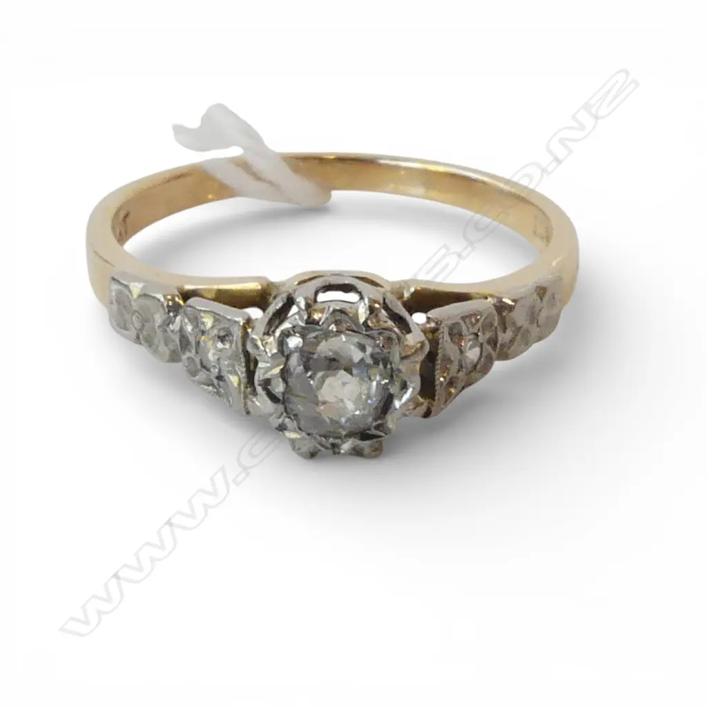 18ct GOLD OLD CUT DIAMOND SOLITAIRE RING 2.6gms Size M Image 1++