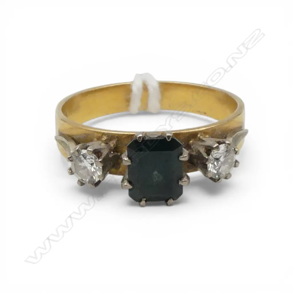 18ct GOLD GREEN/BLUE SAPPHIRE GEM STONE & DIAMOND RING 3.7gms SIZE N1/2 Image 1++