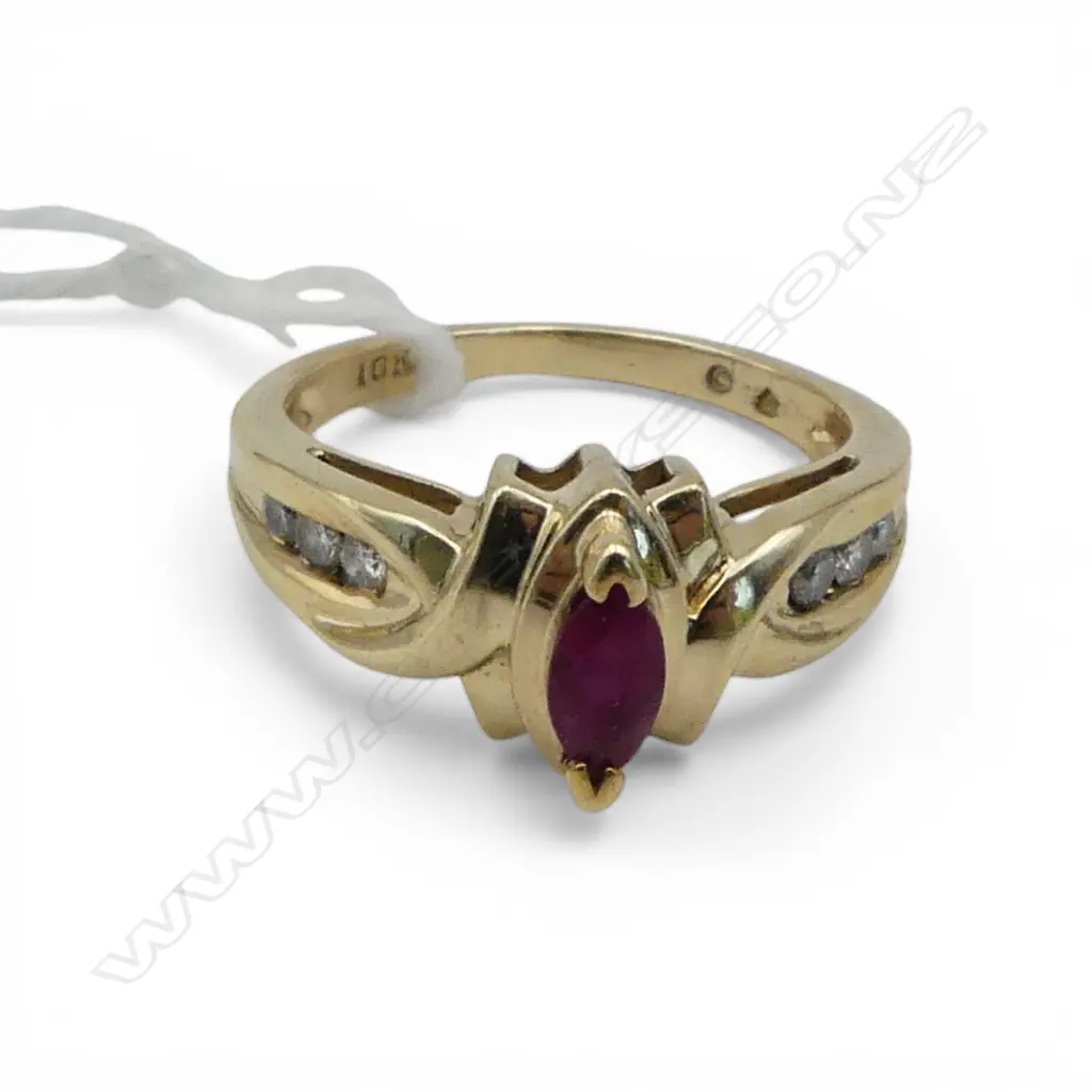 10CT RUBY & DIAMOND RING, 3.5gms SIZE K Image 1++