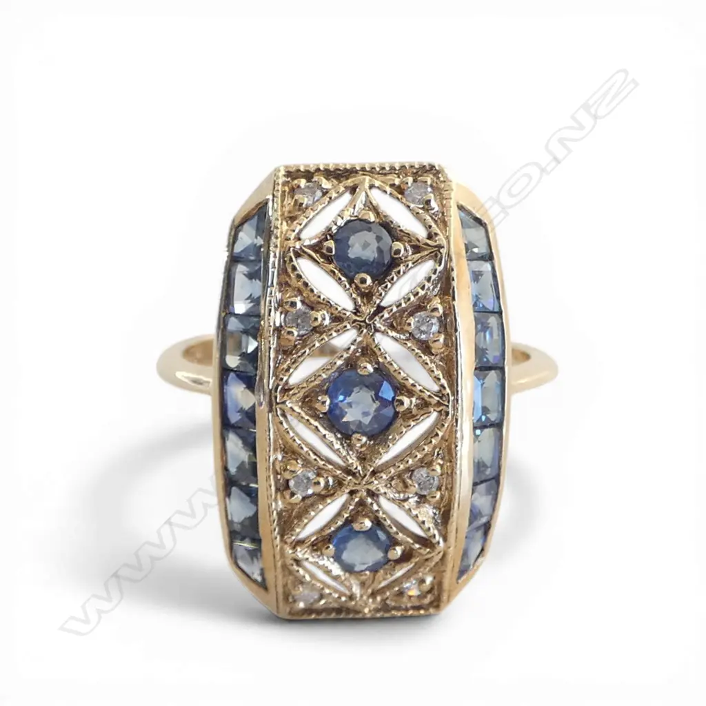 9ct SAPPHIRE & DIAMOND DRESS RING, 3.7gm SIZE O Image 1++
