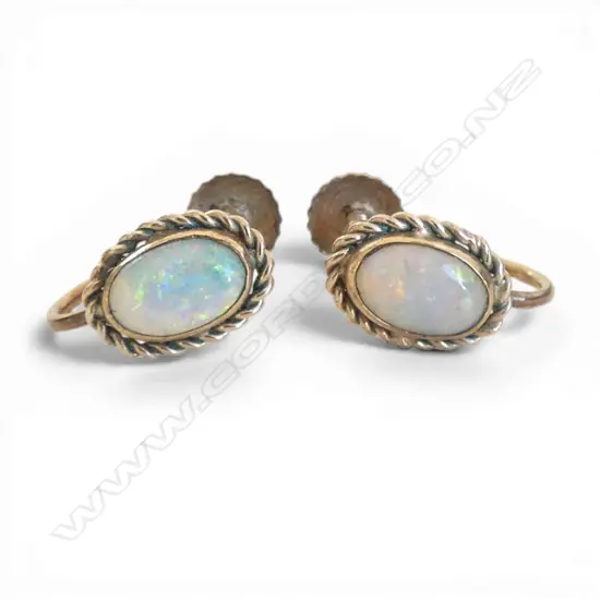 PR 9ct GOLD & CABOCHON OPAL EARRINGS screw on fittings 1.58gms