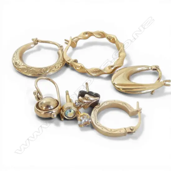 4 9C HOOP EARRINGS, 2.4gms + 4 NOT MARKED 