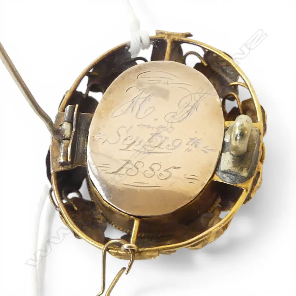 VICT 18ct GOLD (TESTED) MOURNING BROOCH 7.5 GMS TOTAL WEIGHT back plate 9ct Gold Image 1++