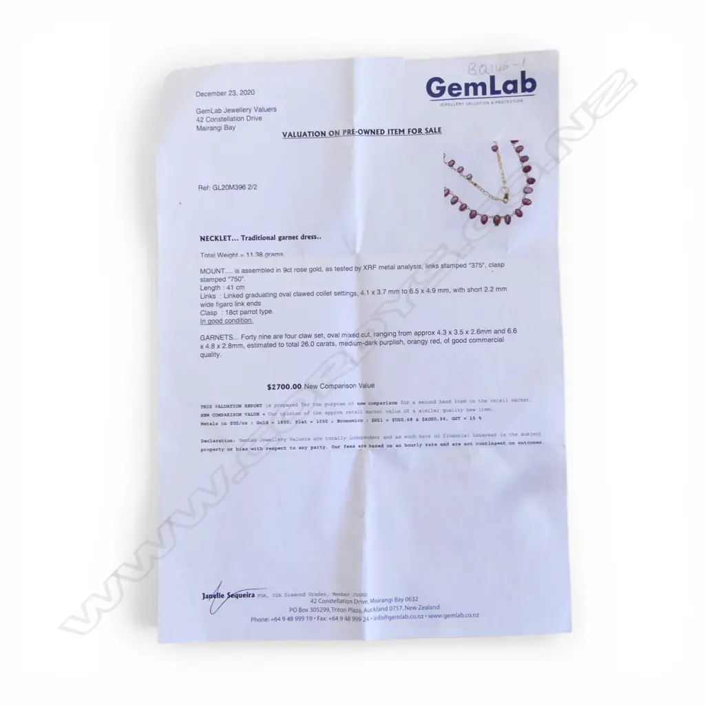 9CT GOLD AND GARNET NECKLACE AND EARRINGS SUITE (VALUATION) Image 1++