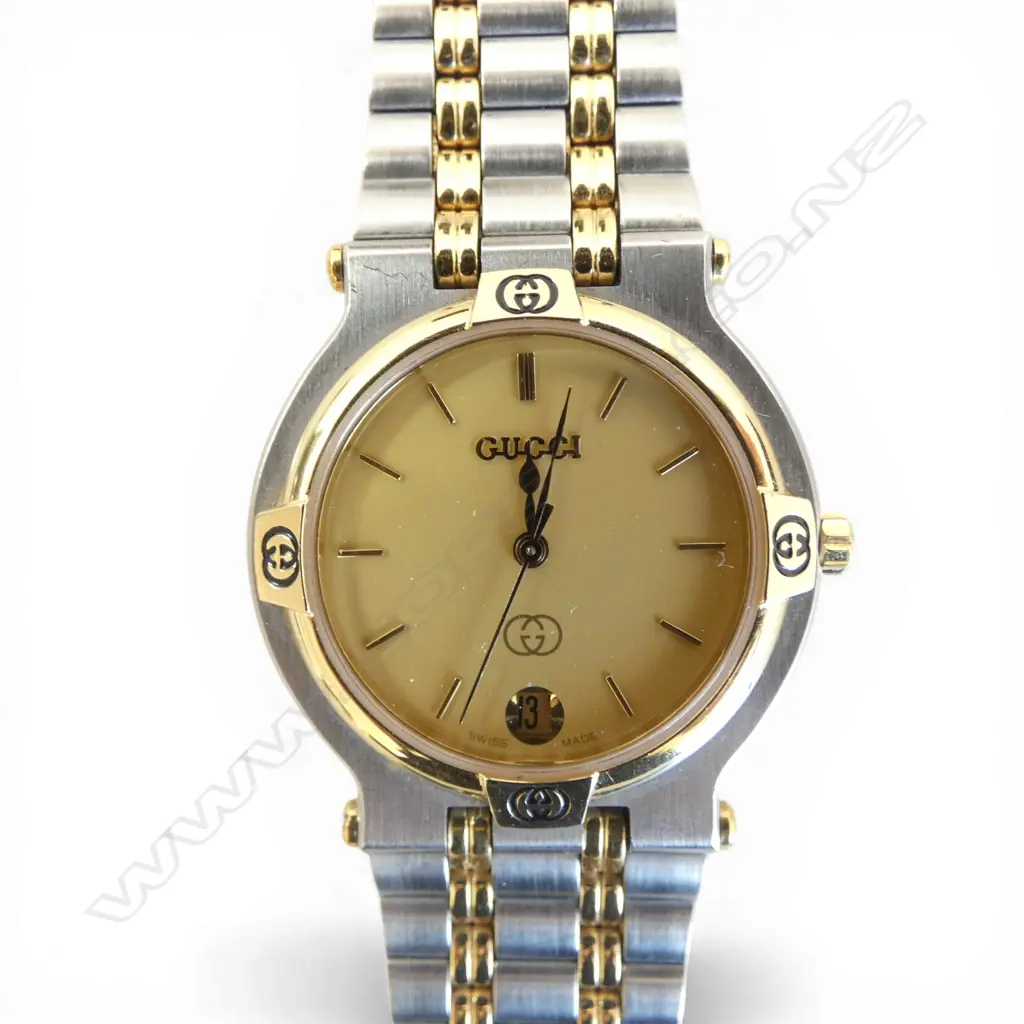 LADIES GUCCI WATCH, running NO EXTRA LINKS (very small size approx. 17cm) Image 1++