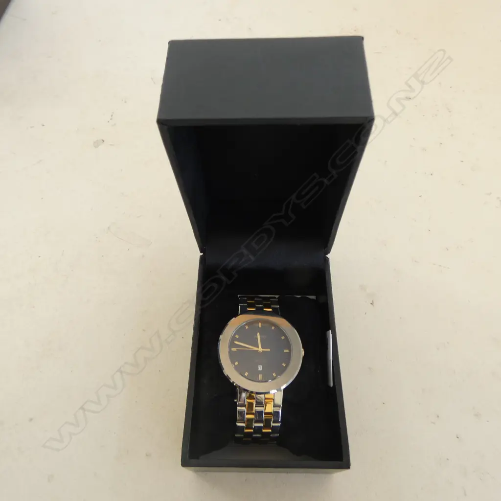 MID SIZE RADO WRISTWATCH, running (very small size & no extra links) Image 1++
