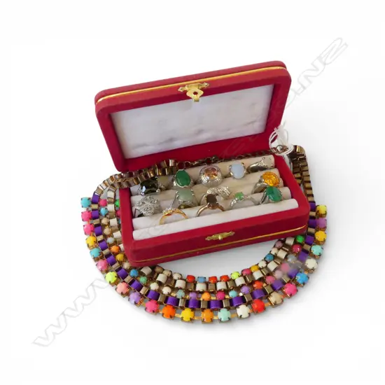 VINTAGE COSTUME JEWELLERY NECKLACE + RINGS 