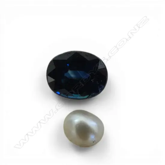 OVAL CUT UNSET SAPPHIRE 6.4 X 5mm. 0.90CT plus natural half round seed pearl 4mm