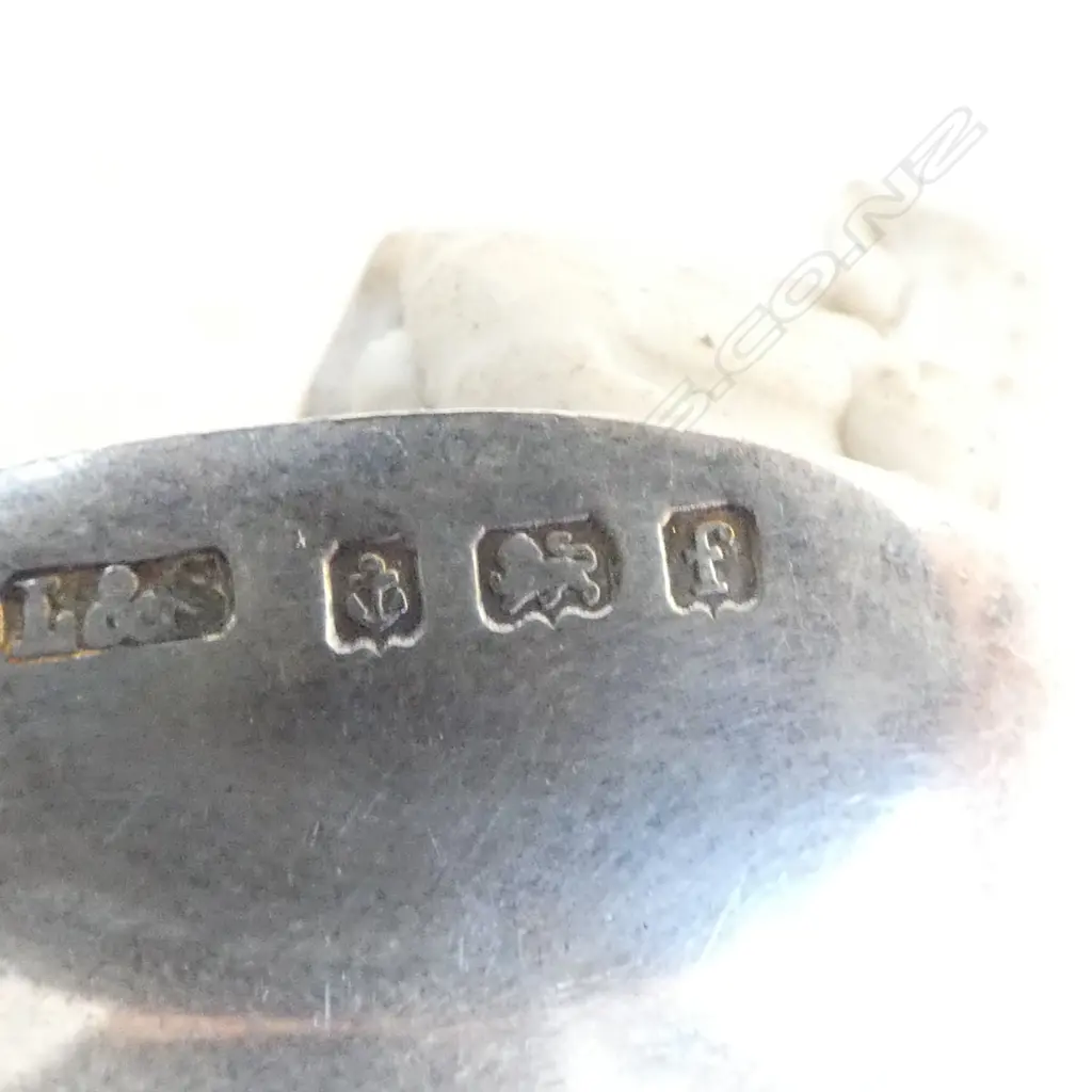3 SILVER AND POUNAMU TEASPOONS THE BOWLS DECORATED WITH MAORI /NZ MOTIFS 27gms Image 1++