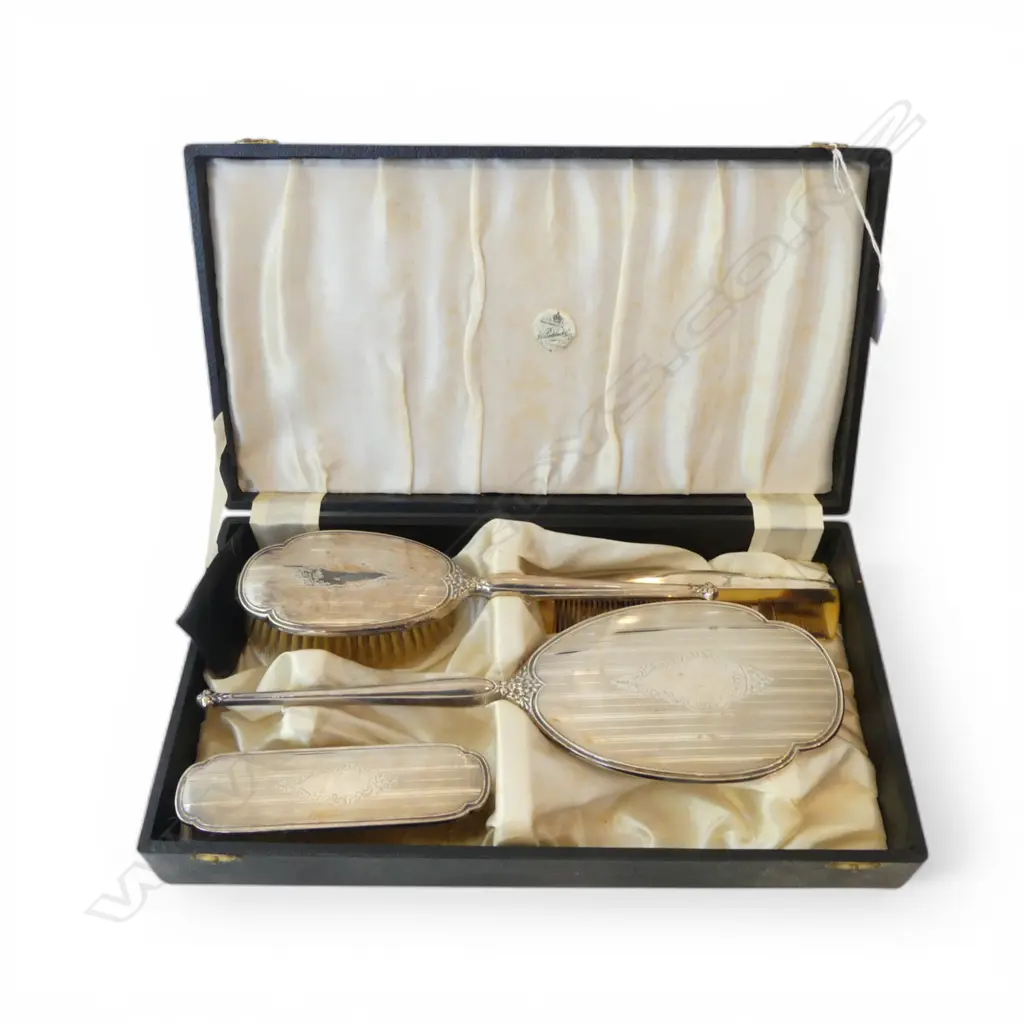 CASED 4 PCE STG SILVER VANITY SET, BIRMINGHAM 1916 Image 1++
