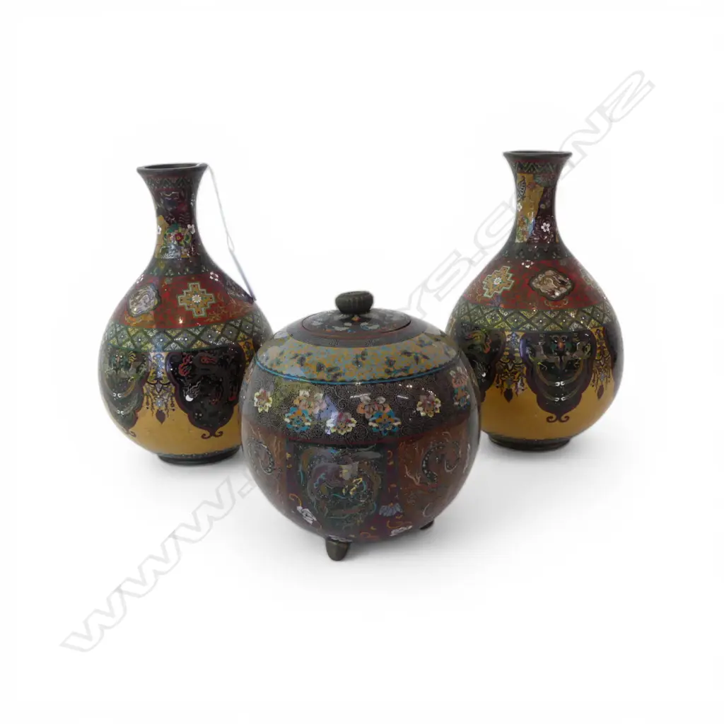 3 PCES ORIENTAL CLOISONNE; 2 VASES + LIDDED CONTAINER H.190mm FAULTS Image 1++