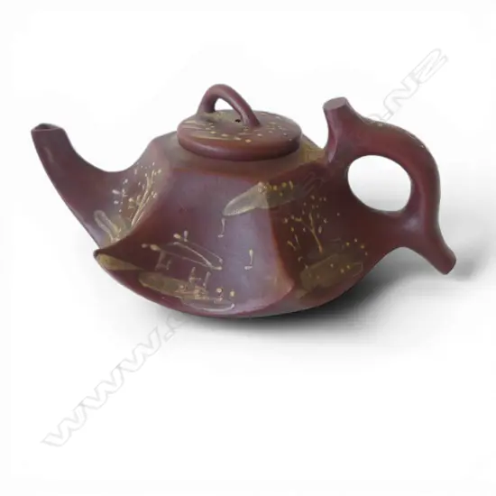 CHINESE YIXING TEAPOT small chip L.115mm