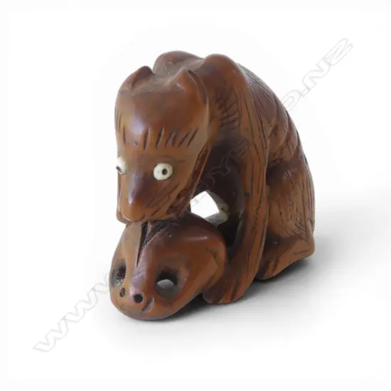 JAPANESE CARVED WOOD NETSUKE wolf w. skull SIGNED H.36mm