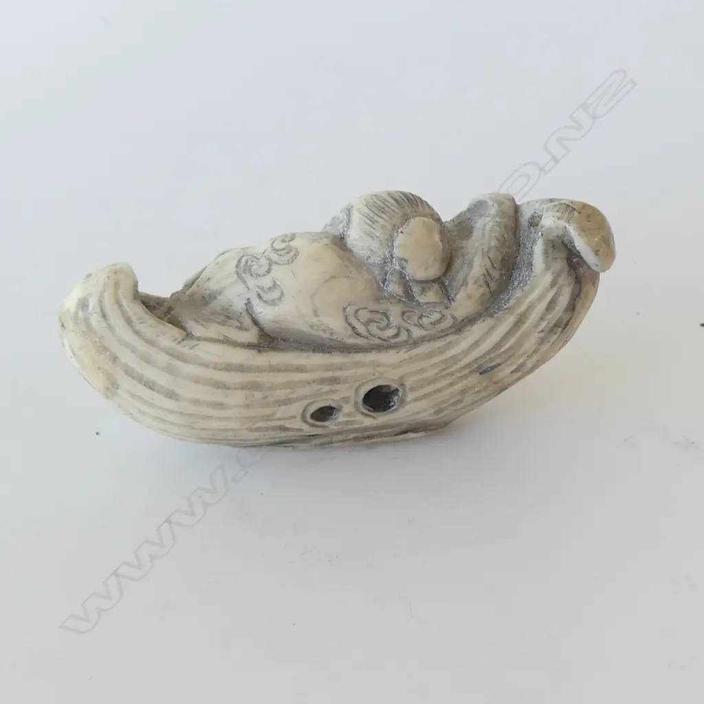 JAPANESE CARVED IVORY NETSUKE reclining scholar SIGNED W.55mm Image 1++