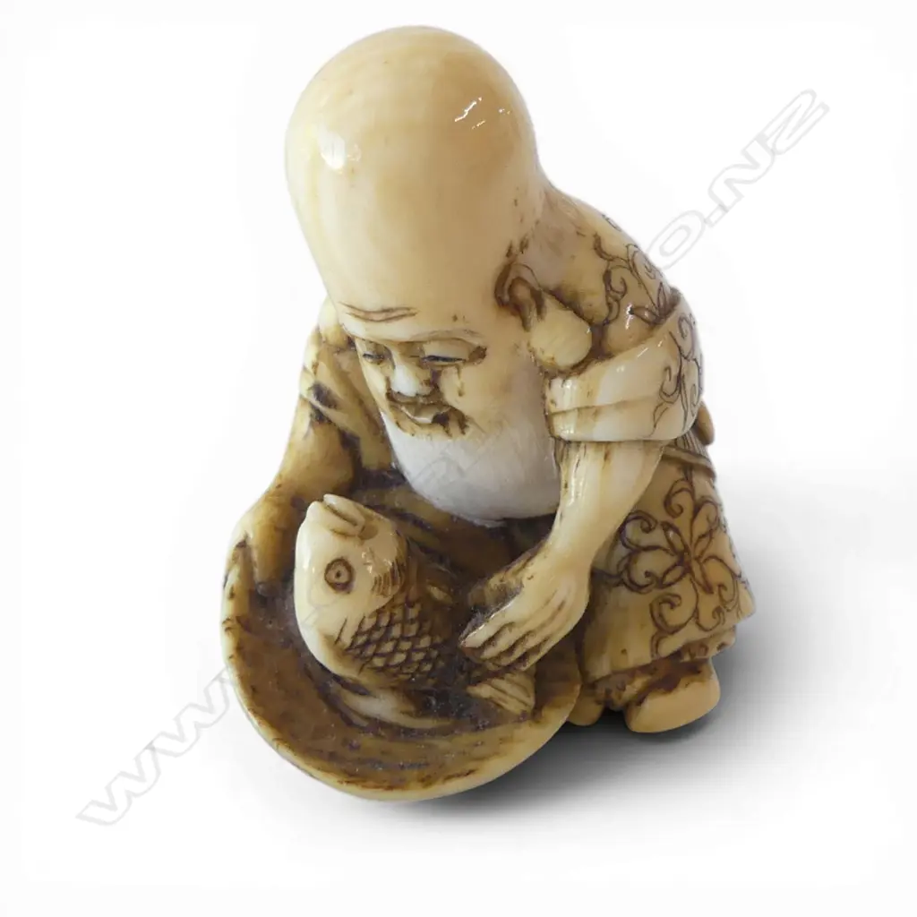 JAPANESE CARVED IVORY NETSUKE the god of longevity Fukurokuju, SIGNED  H.35mm Image 1++