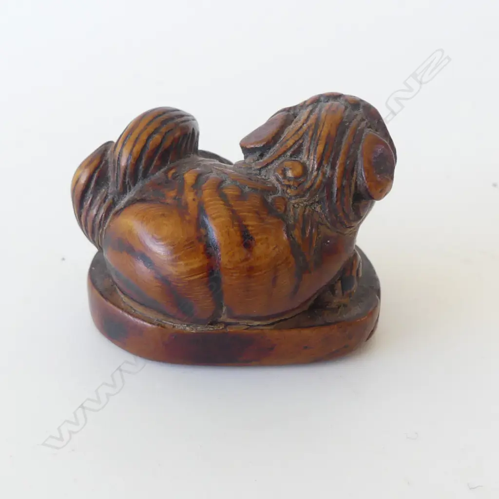 JAPANESE CARVED WOOD NETSUKE lion dog UNSIGNED W.37mm Image 1++