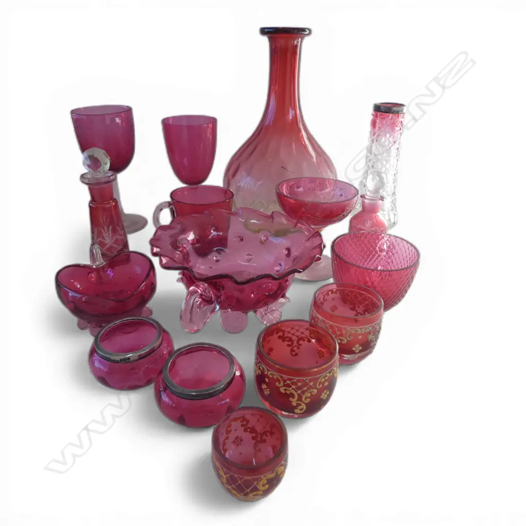 COLLECTION OF SMALL CRANBERRY GLASS PCS Image 1++