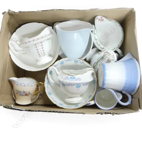 4 SHELLEY CHINA C/SUGARS & 4 SHELLEY CREAM JUGS MIXED PATS