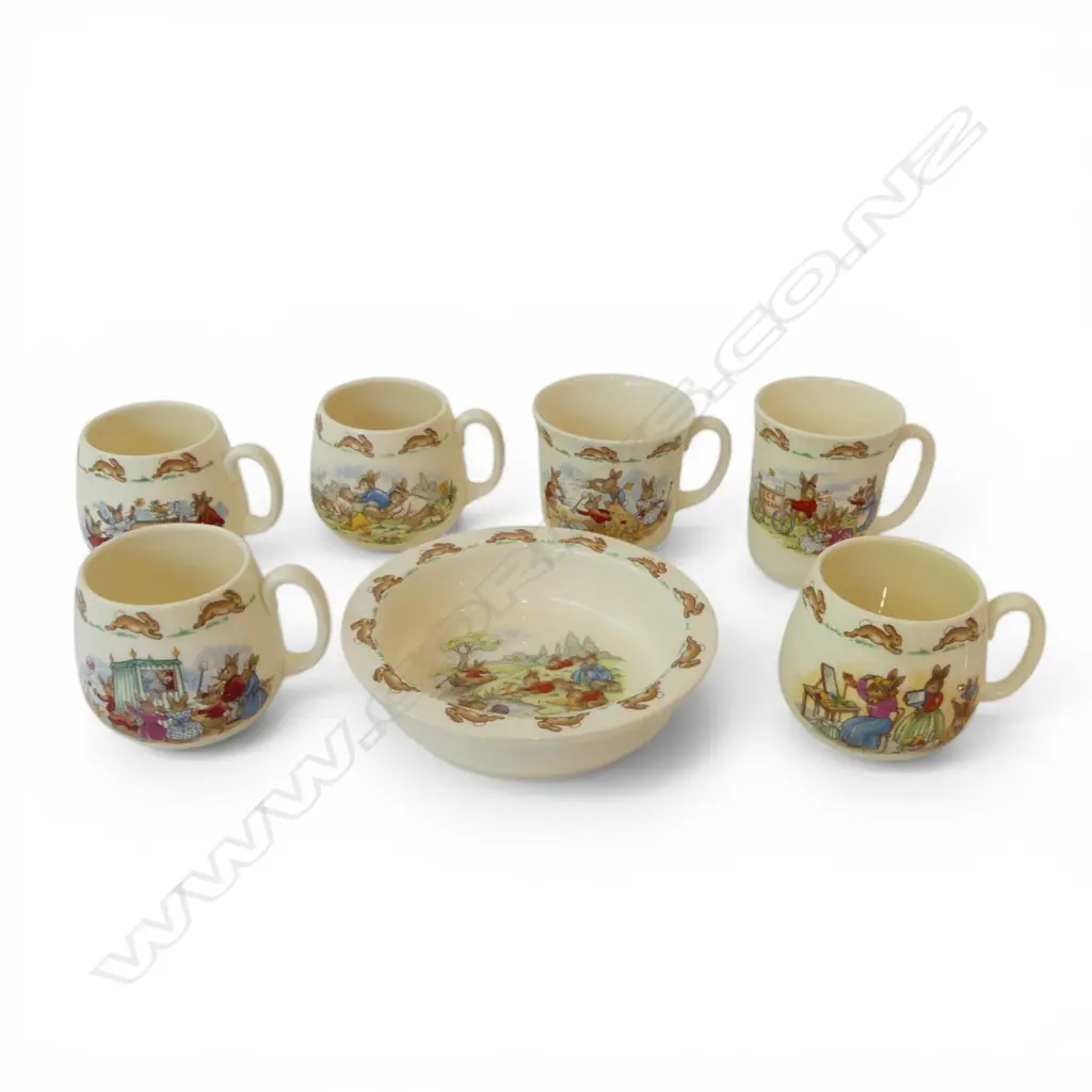 ROYAL DOULTON BUNNYKINS babyfood plate & 6 asst. cups Image 1++