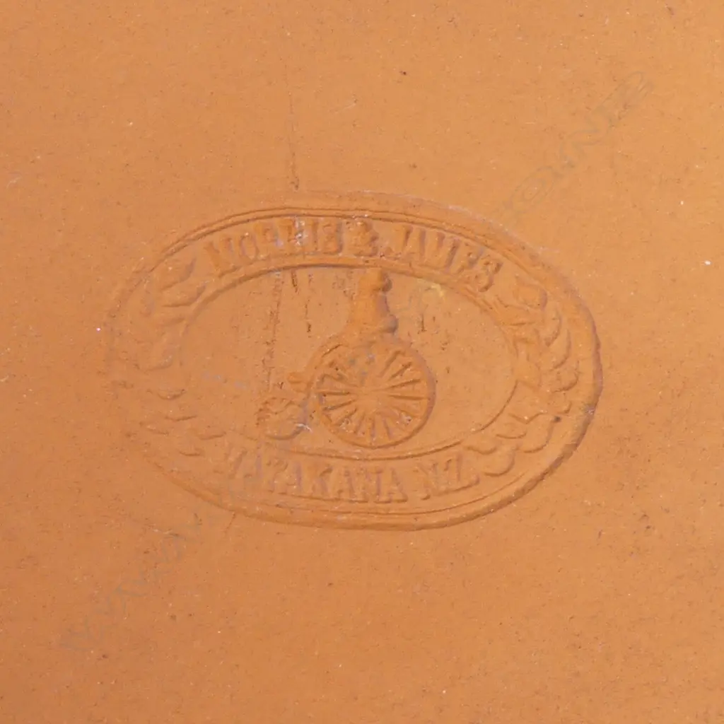 MORRIS & JAMES KORU HAND PAINTED CERAMIC PLATER, DIA.290mm Image 1++