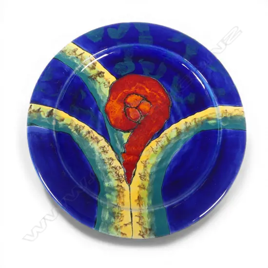 MORRIS & JAMES KORU HAND PAINTED CERAMIC PLATER, DIA.290mm