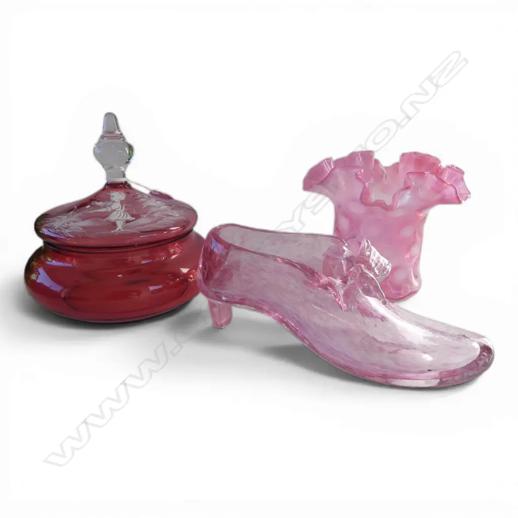 MARY GREGORY CRANBERRY GLASS LIDDED JAR H140MM WITH PINK GLASS VASE H190 & SHOE ORN Image 1++