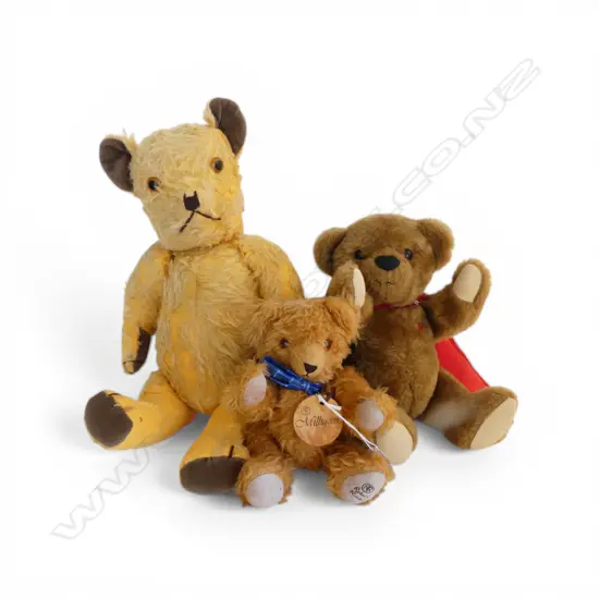 3 TEDDY BEARS; 2 ROBIN RIVE + VINTAGE ENGLISH H.410mm