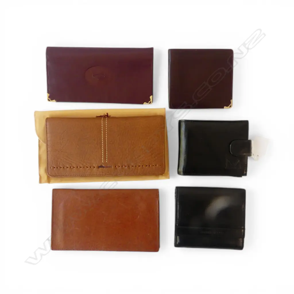 6 LEATHER WALLETS  Image 1++