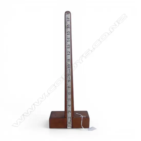 VINTAGE TAILORS HEM MEASURE H.465mm