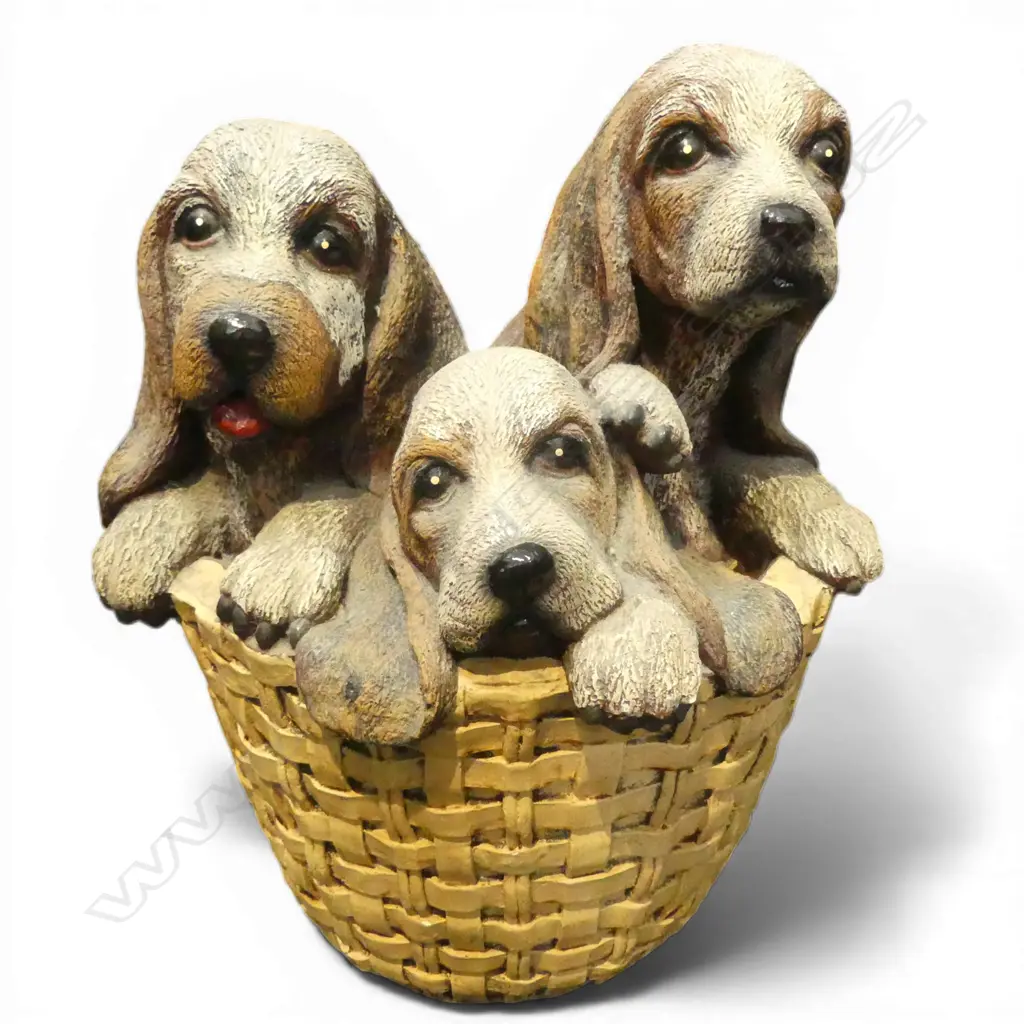 CERAMIC 3 DOG GROUP IN BASKET. Natural coloured finish. H.370mm Image 1++