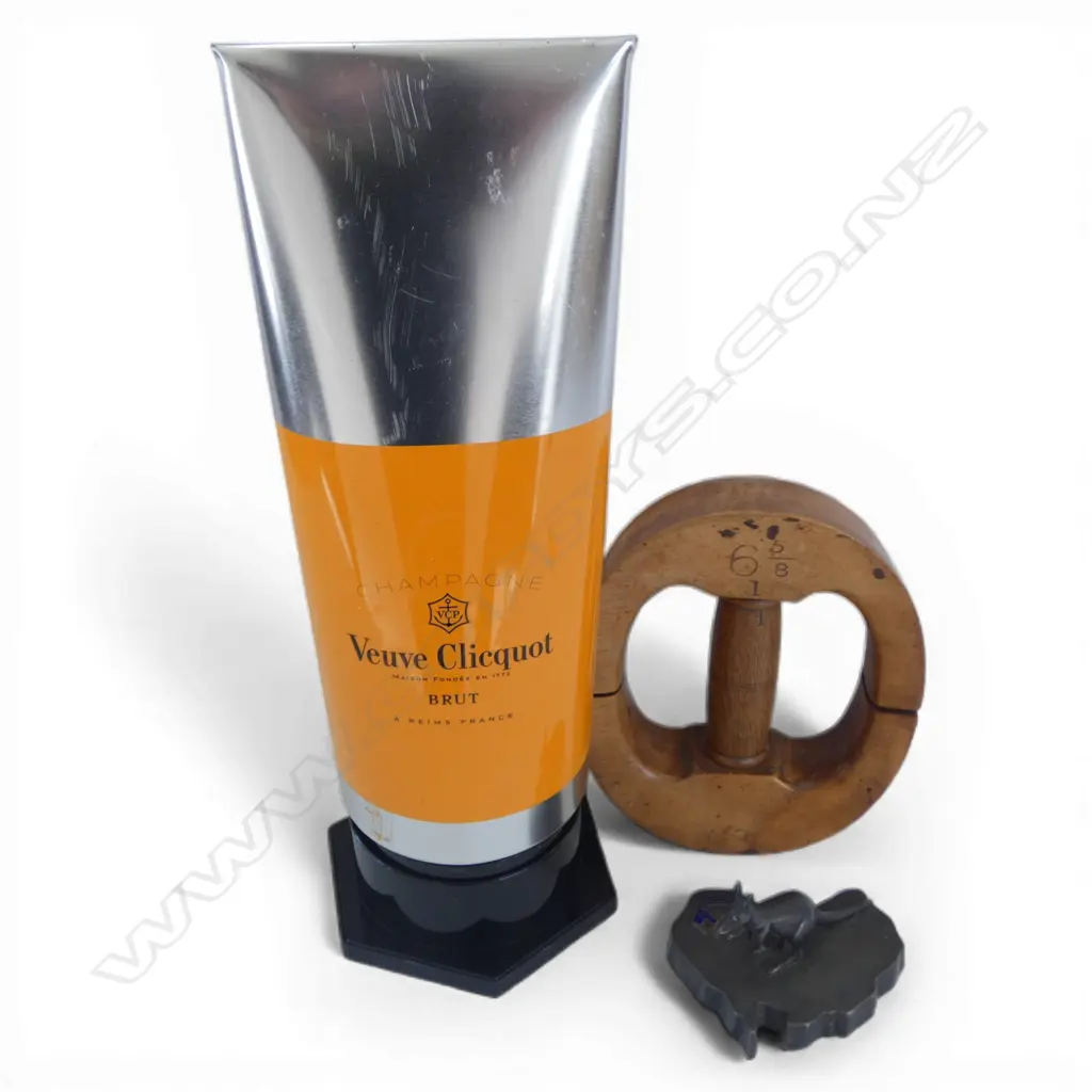 VEUVE CLICQUOT BOTTLE COOLER, HAT STRETCHER & AUSTRALIA RMMS AORANGI ORNAMENT  Image 1++
