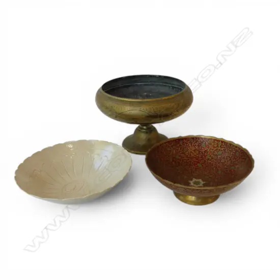 CHINESE BRASS COMPORT, METAL BOWL, CELADON BOWL 220mm chips