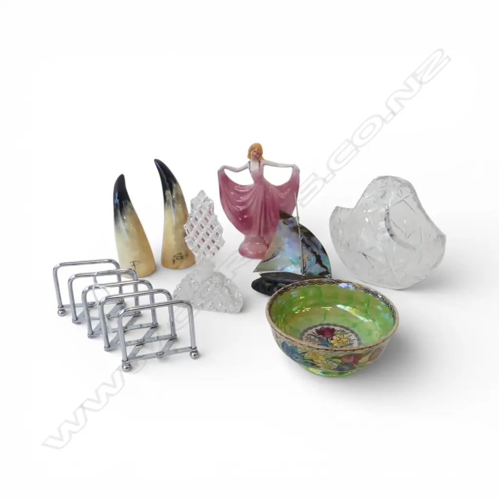 ASST. COLLECTABLES; FIGURINES, MALING DISH, CRYSTAL, BASKET etc Image 1++