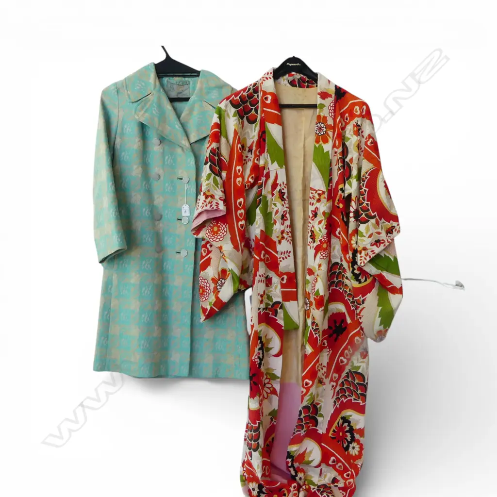 VINTAGE LADIES COAT + VINTAGE JAPANESE KIMONO Image 1++