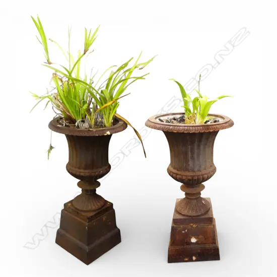 PR CAST IRON GARDEN URNS H.480mm, 370mm dia