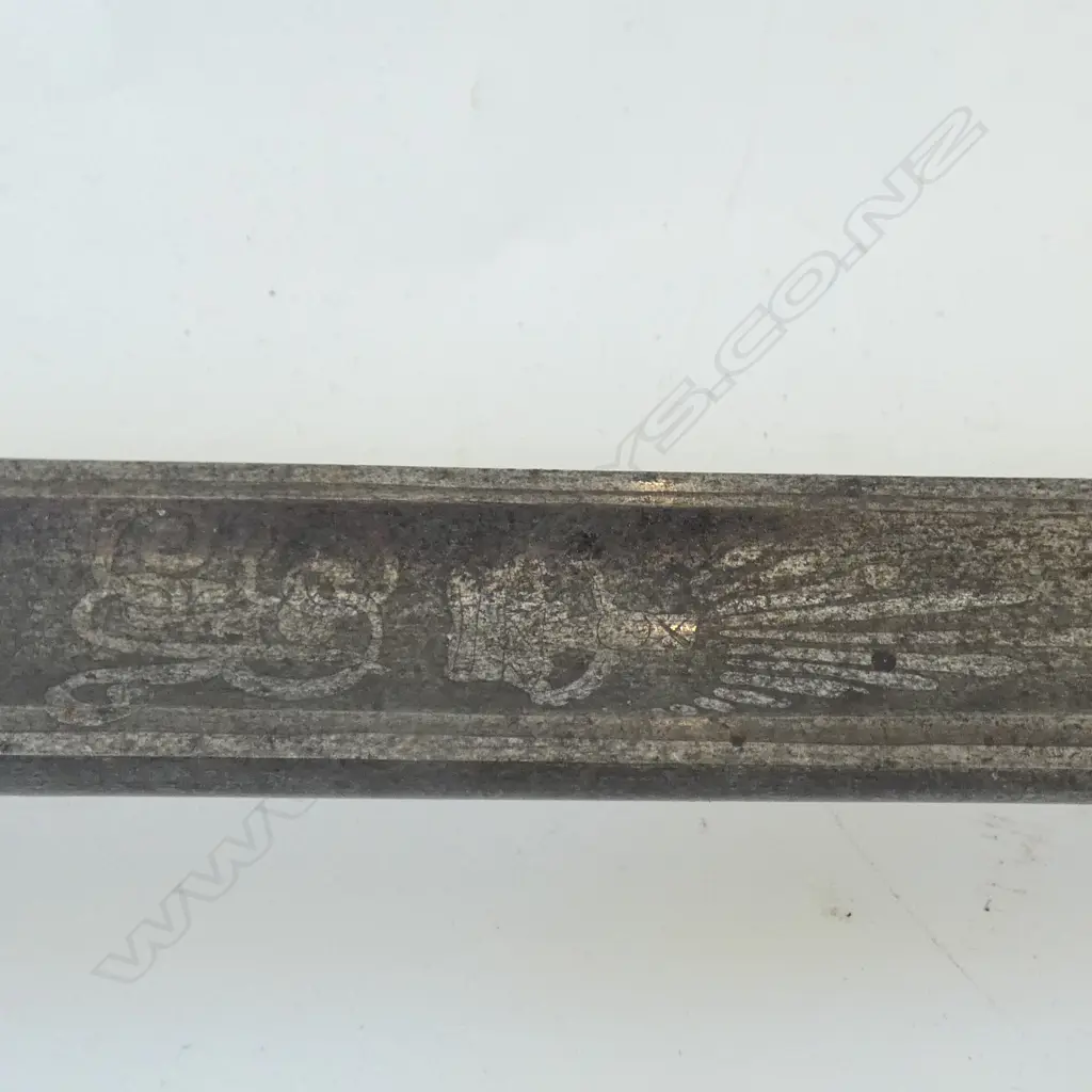 GEORGE V 1897 PATTERN BRITISH INFANTRY OFFICER'S SWORD. In faulty scabbard. Image 1++