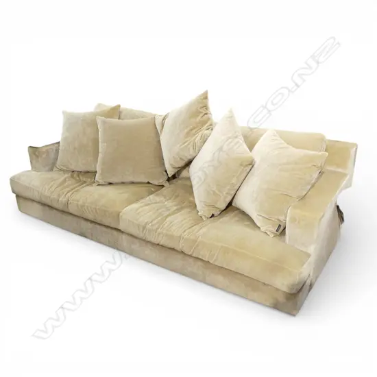 TRENZSEATER SOFA 2350x1060x750mm TIDY CONDITION