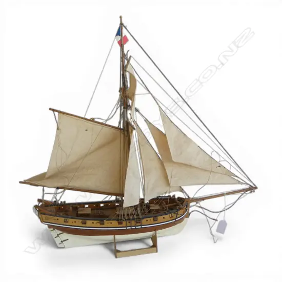 MODEL SAIL BOAT; FRENCH GALLEON H.560mm