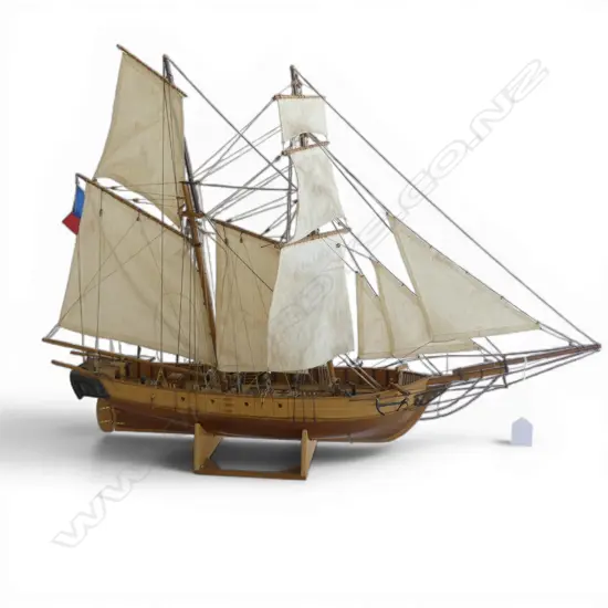 MODEL SAIL BOAT FRENCH FRIGATE H.520mm