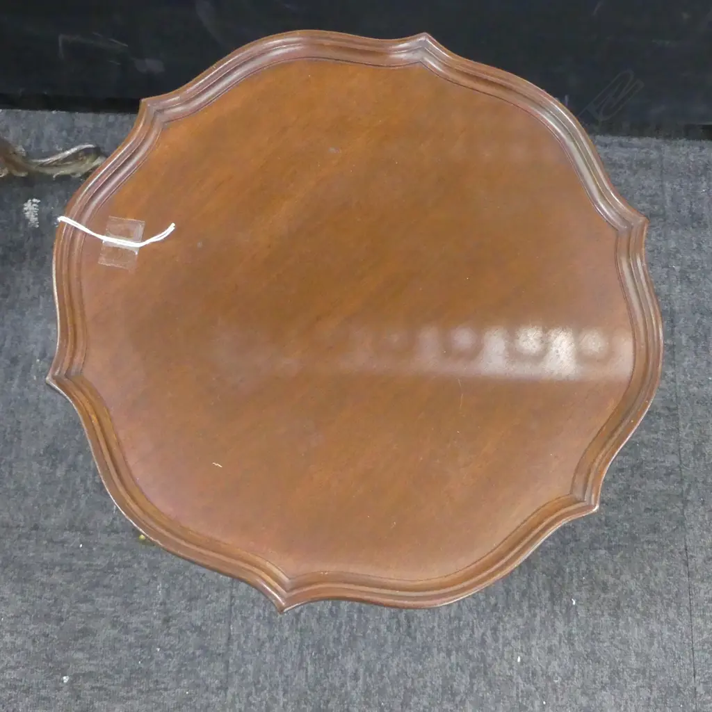 MAHOGANY WINE TABLE H.530mm, 420mm dia Image 1++