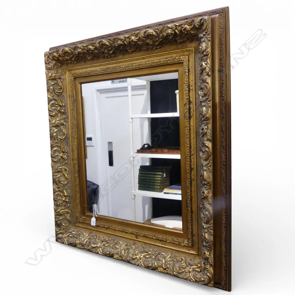 ANTIQUE STYLE GILT FRAMED MIRROR 960x860mm Image 1++
