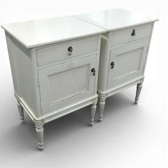 PR WHITE PAINTED BEDSIDE CABINETS 485x385x760mm