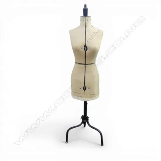 'British Made' VINTAGE 'Chil-Daw' LADY adjustable DRESS MANNEQUIN. Metal tripod frame. Wood turned finial. H.1515mm