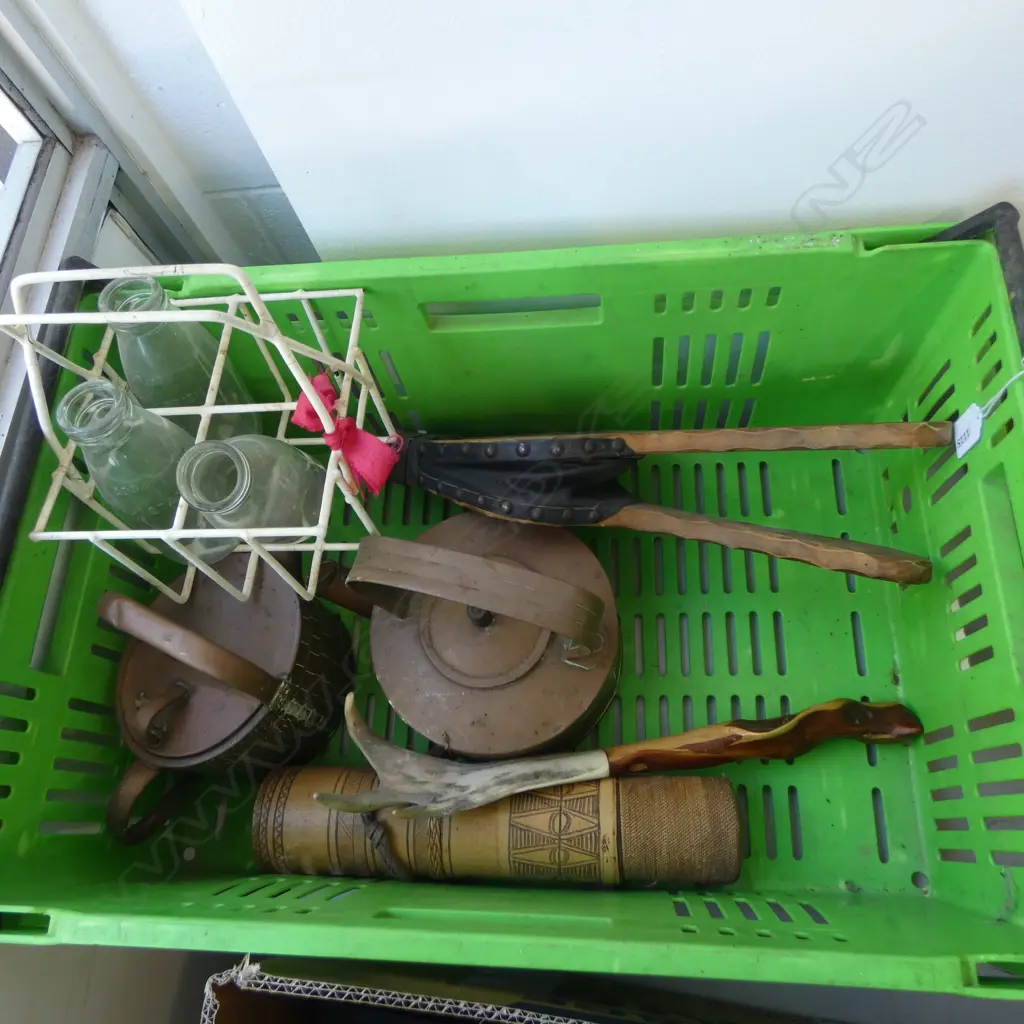 BOX: 2 COPPER KETTLES + STAG ANTLER SCRATCHER + INDO LGE BAMBOO CONTAINER fine woven lid + FIRE BELLOWS Image 1++